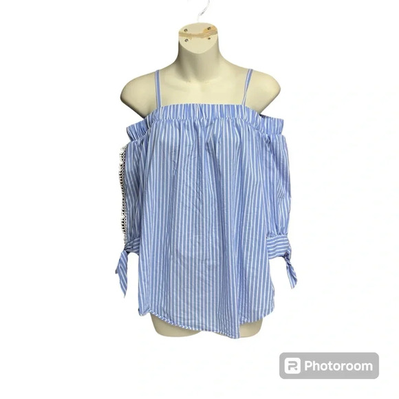 By & By size medium blue/white striped on/off shoulder open sleeves top - Picture 1 of 8